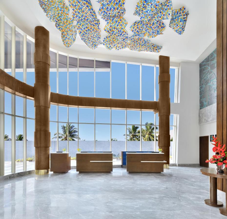 Le Meridien Hyderabad Exterior photo Interior of the new terminal